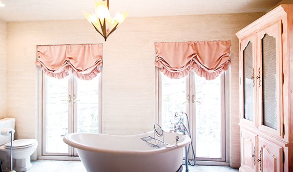 特許取得商品「風呂窓用遮影カーテン」